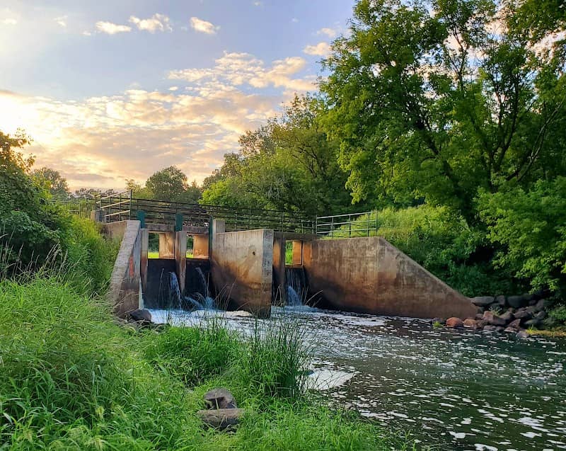 Stacy Dam - Image 1