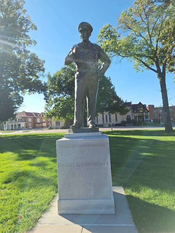 Dwight D Eisenhower Statue - Image 1