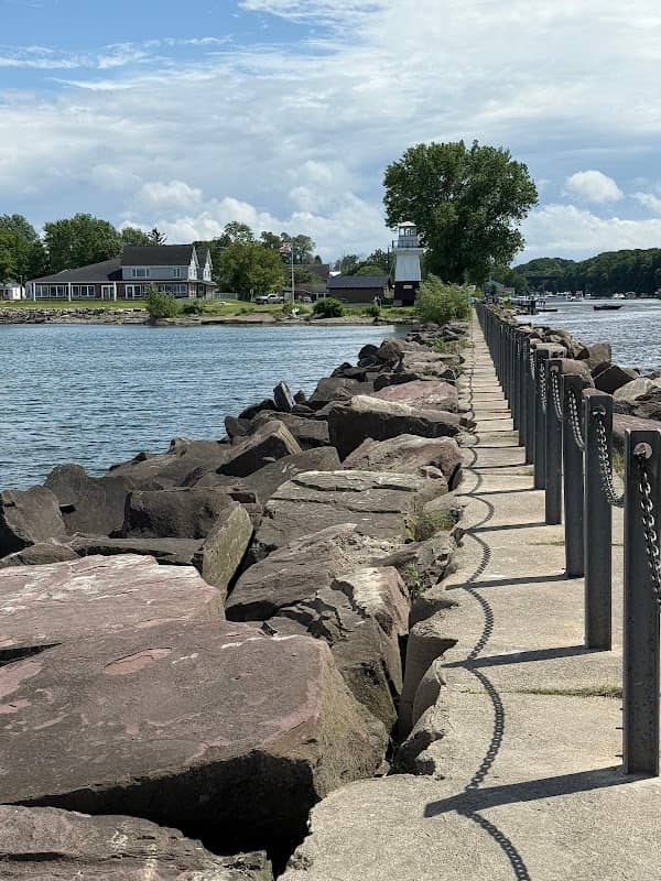 Oak Orchard Lighthouse - Image 2