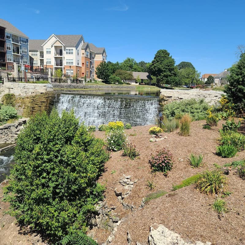 Mill Pond Plaza - Image 2