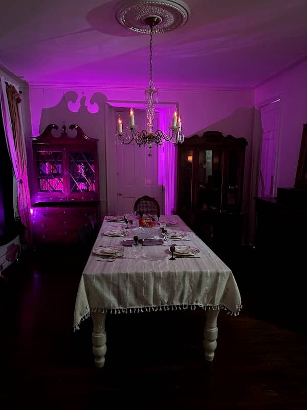 The Hot Sauce House - Image 1