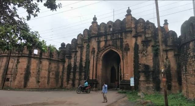 Pathanpura Gate - Image 1