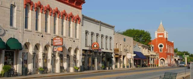 Historic Granbury Square - Image 1