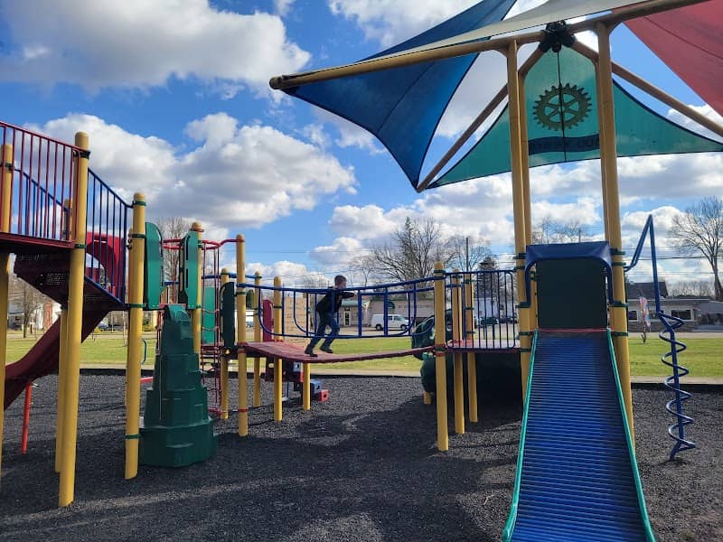 Riverside Park - Image 1