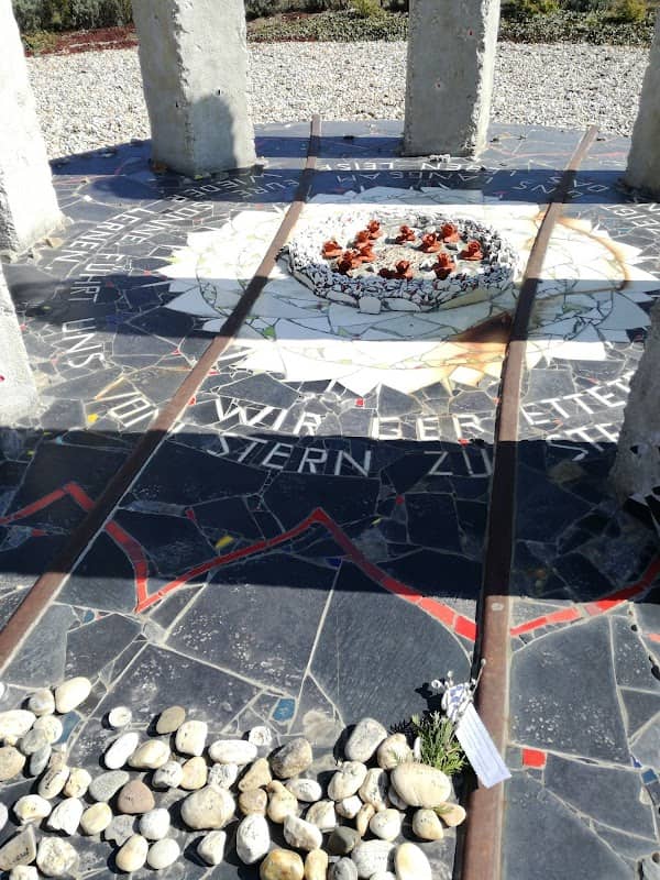 Erinnerungsmal NS-Durchgangslager - Image 2
