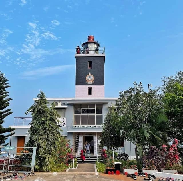 Dolphin's Nose Lighthouse - Image 1