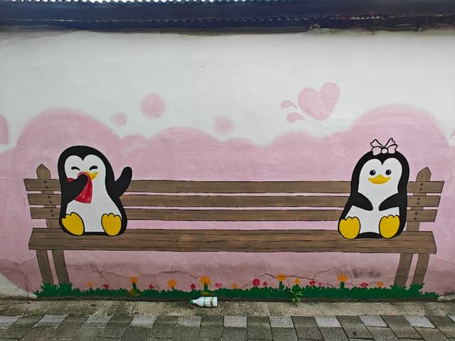 Tag Pingouins sur un banc - Image 2