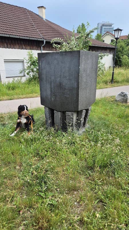 Kira Steindenkmal - Image 1