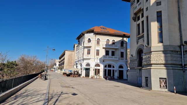 Damadian Square - Image 1