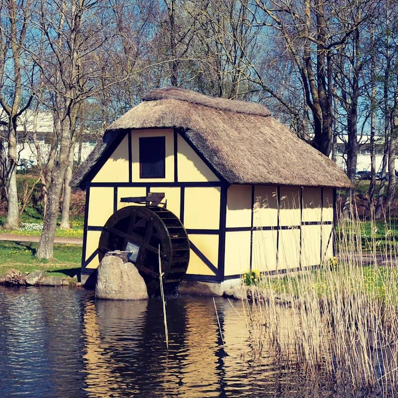 Memorial Grove in Søanlægget - Image 2