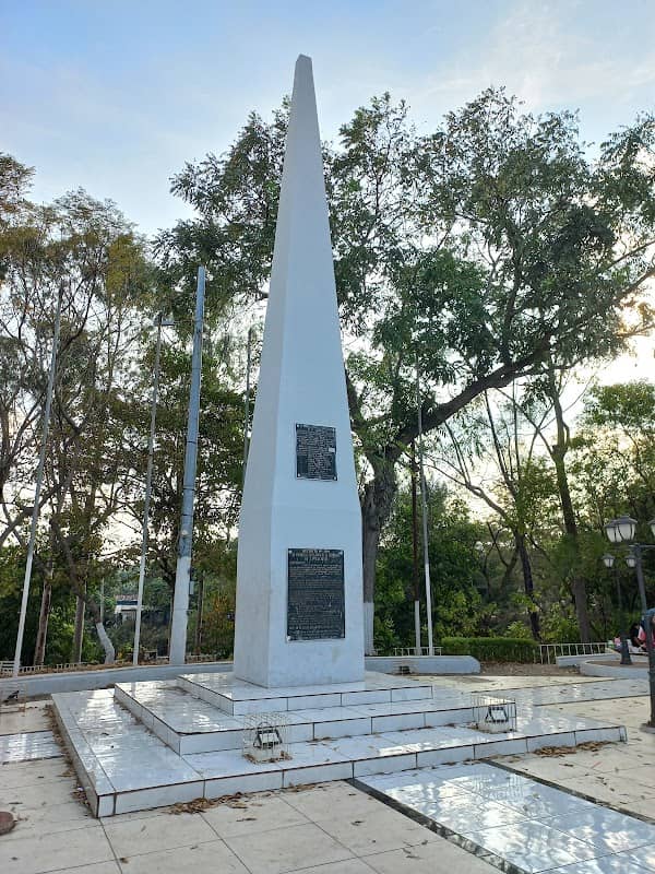 Plaza Obelisco, puente El Congo - Image 1