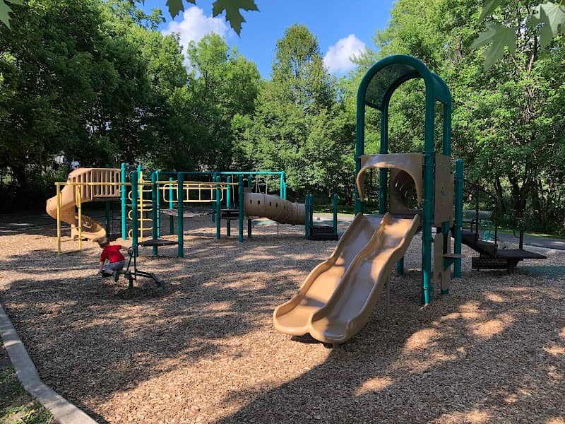 Sheridan Park - Image 3