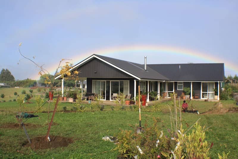 Lavender Vale Bed and Breakfast - Image 2