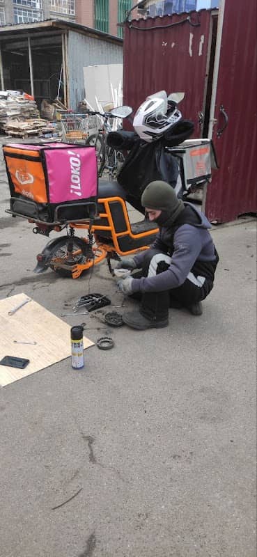 Бокс Вишневий біля рампи - Image 2