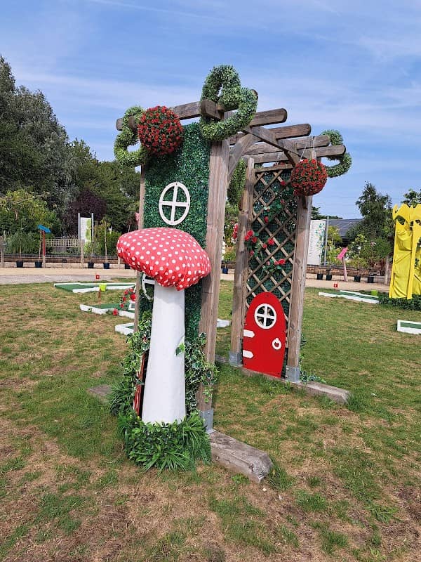 Millbrook Summer Crazy Golf - Image 2