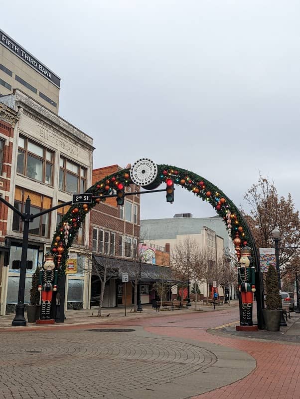 Evansville Arch - Image 1
