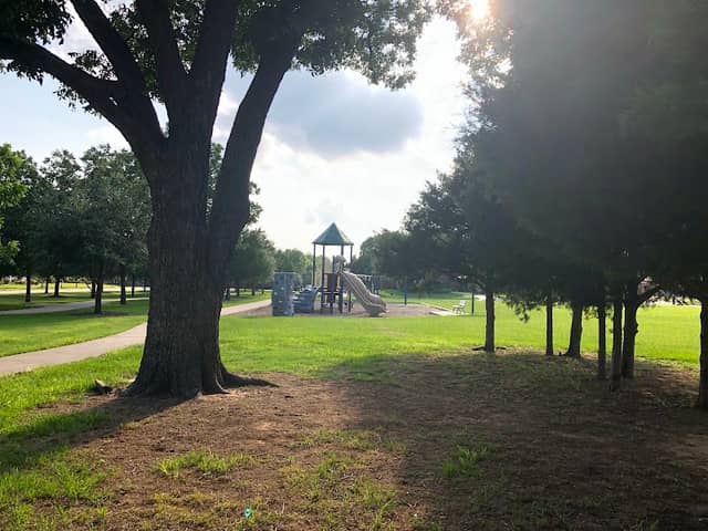 Lakeside Village Park At Virginia Parkway - Image 2