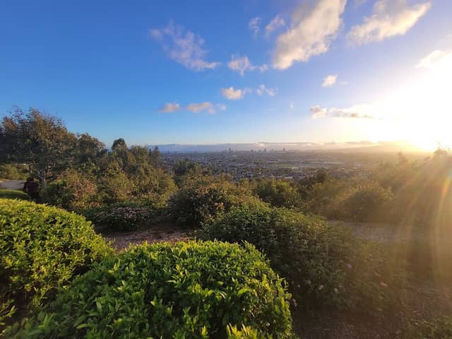 Signal hill view - Image 1