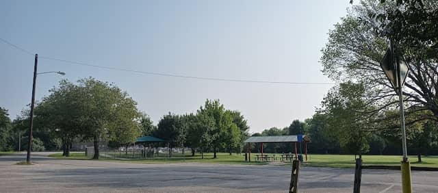 Sandy Oaks Park - Image 2