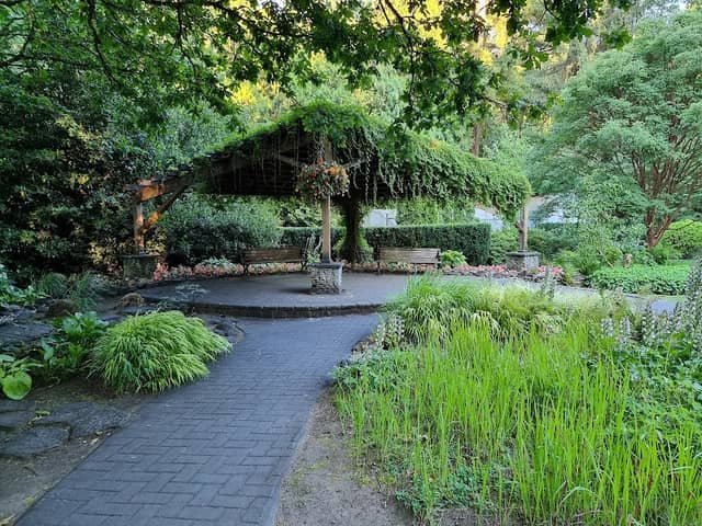 Sendall Gardens - Image 2