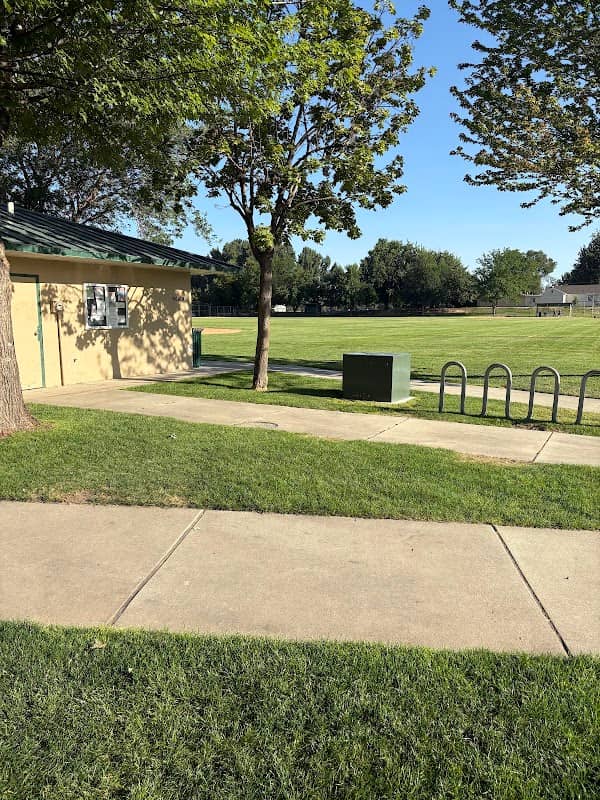 Hawthorne Park - Image 1