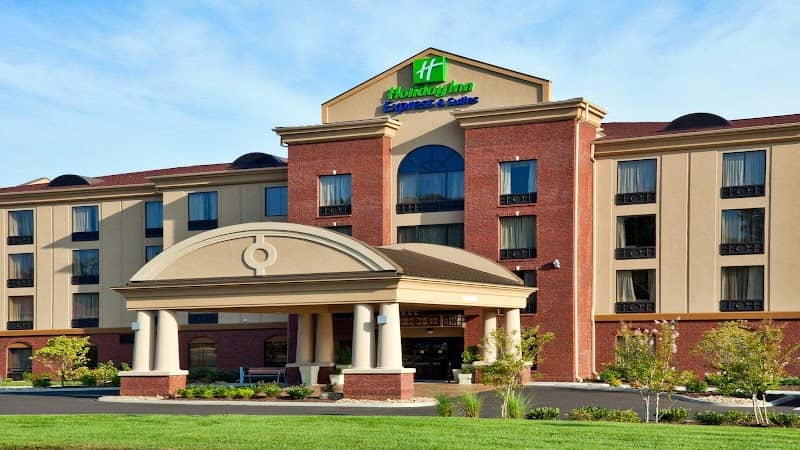 Holiday Inn Express & Suites Kodak East-Sevierville by IHG - Image 1