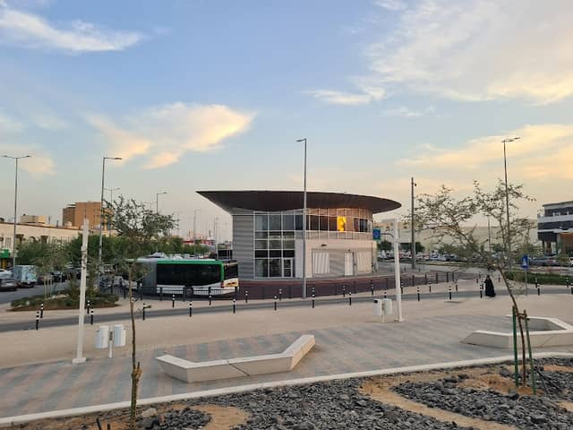 Public Plaza - Khalid Bin Alwaleed Road Interchange - Image 2