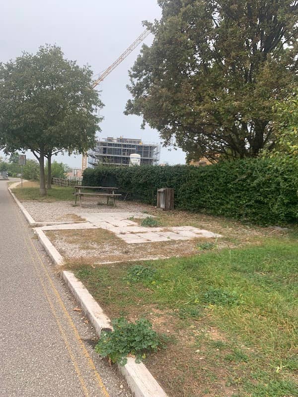 Area di sosta - Image 1