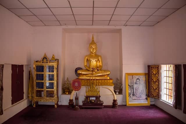 Wat Phra That Chom Sak - Image 1