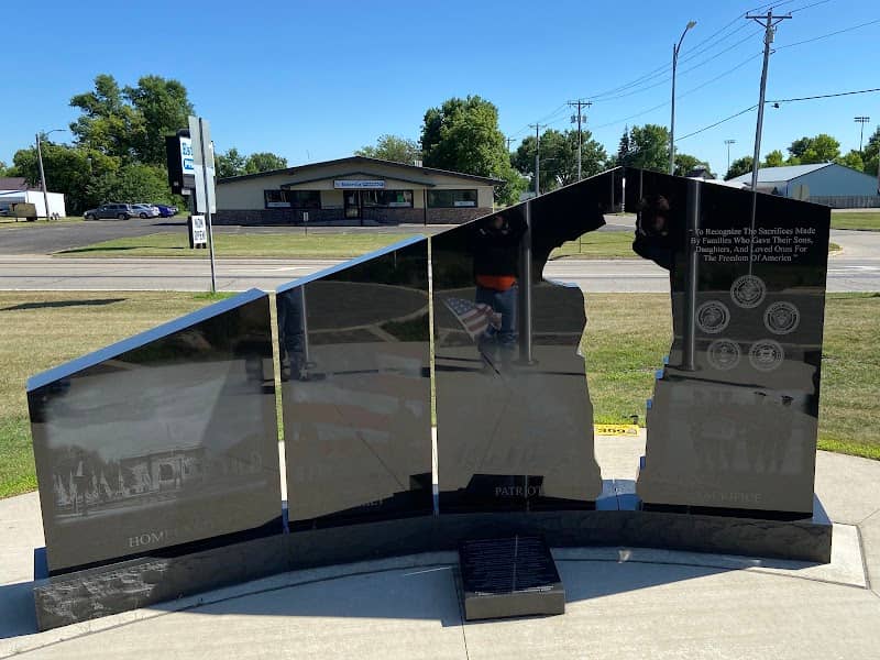 Estherville Veterans Memorial Park - Image 1