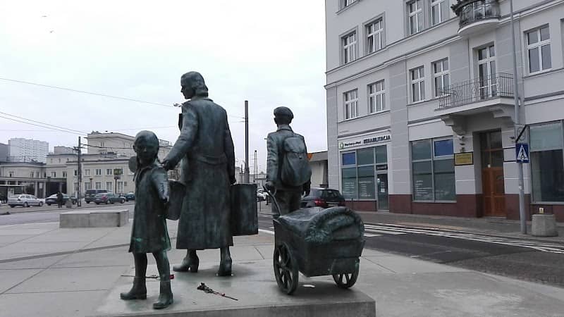 Monument to Displaced Gdynians - Image 2