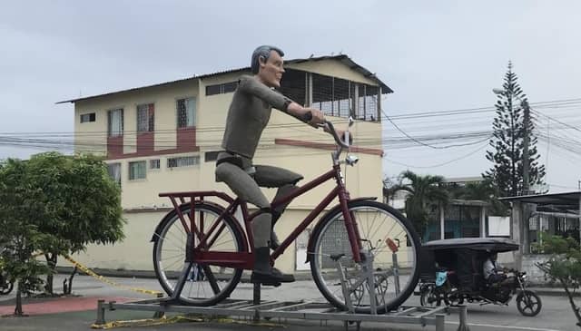 Bicicleta Gigante - Isla Trinitaria - Image 1