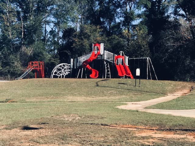 Oben Everett Park - Image 1