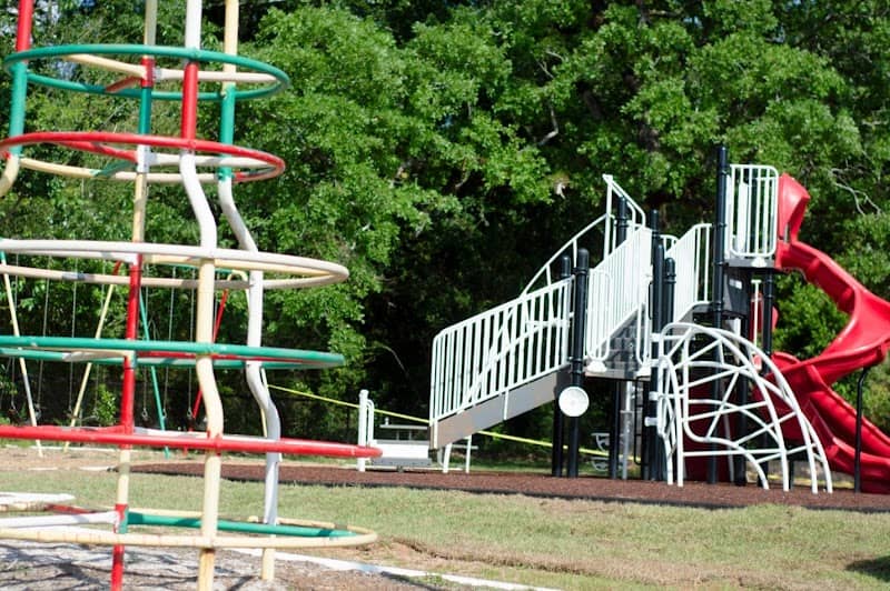 Oben Everett Park - Image 2