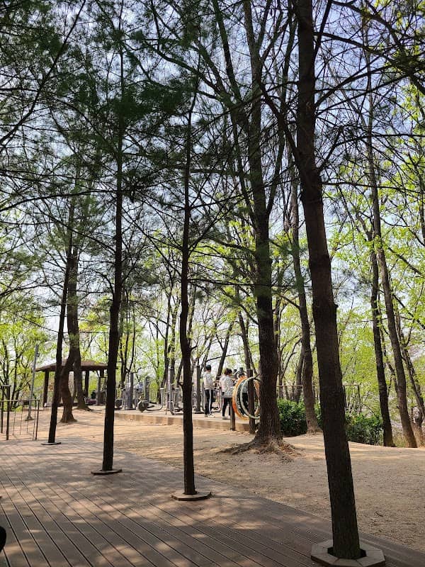 Dogumeori Park - Image 1