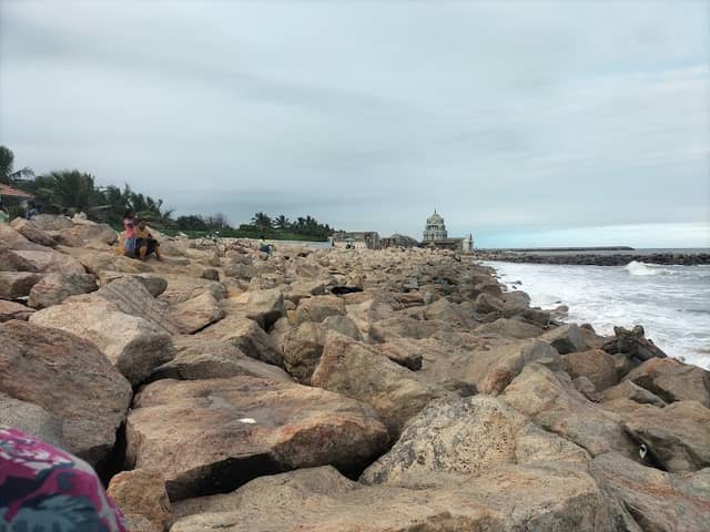 Tranquber Rock Beach - Image 3