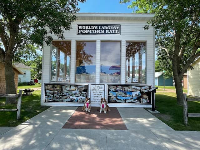 World's Largest Popcorn Ball - Image 1