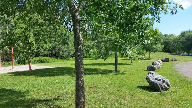 Parc Budd Lane Park - Image 1