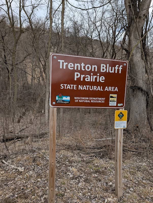 Trenton Bluff Prairie State Natural Area Parking - Image 1