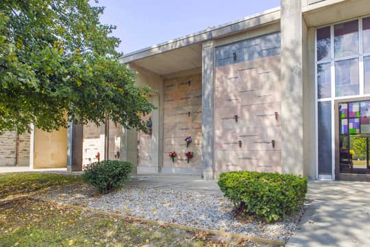 Roselawn Memorial Park - Image 1