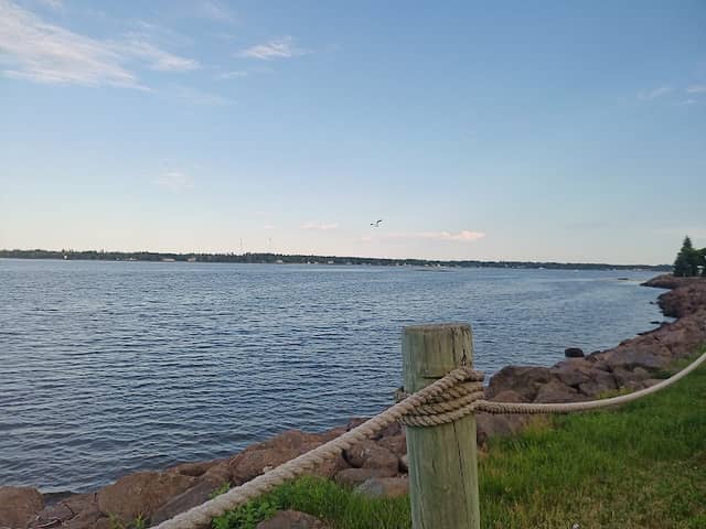 Riverside Park - Image 2