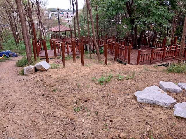 바위백이공원 - Image 1