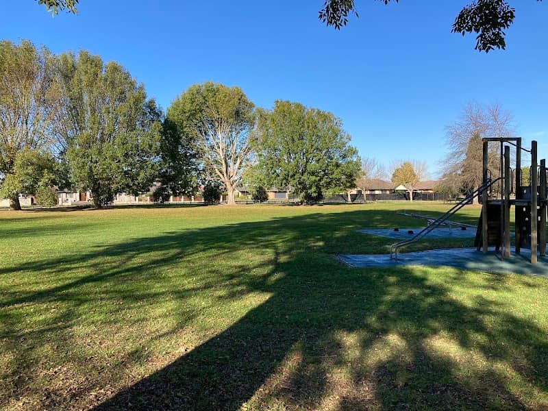 Farringdon Avenue Reserve - Image 1