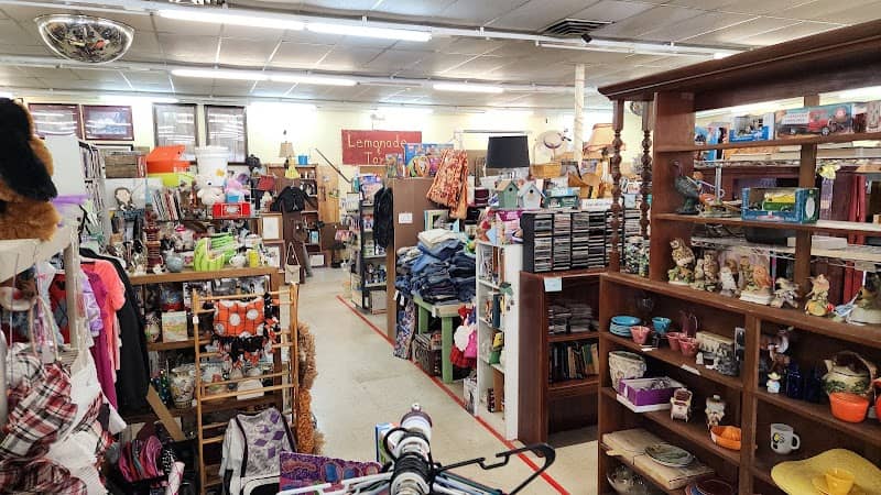 Little Bit of This and That Flea Market - Image 2