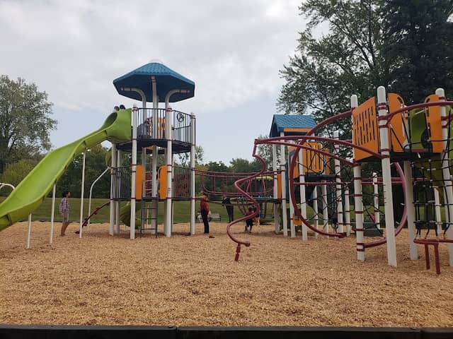 Riverside Park - Image 1
