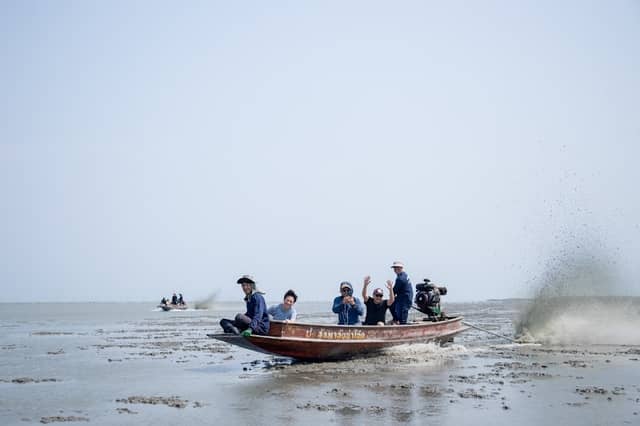 นั่งเรือแถกเลน - Image 1