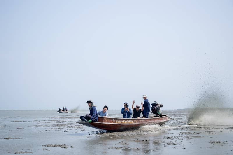 นั่งเรือแถกเลน - Image 1