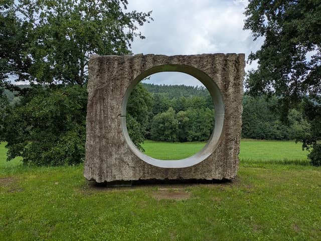 Steinskulptur Blick auf Unterölsbach - Image 1