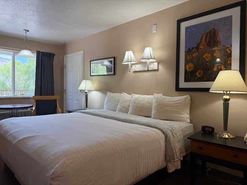 Cathedral Valley Inn - Image 2