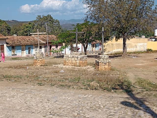 Plaza de las Tres Cruces - Image 1